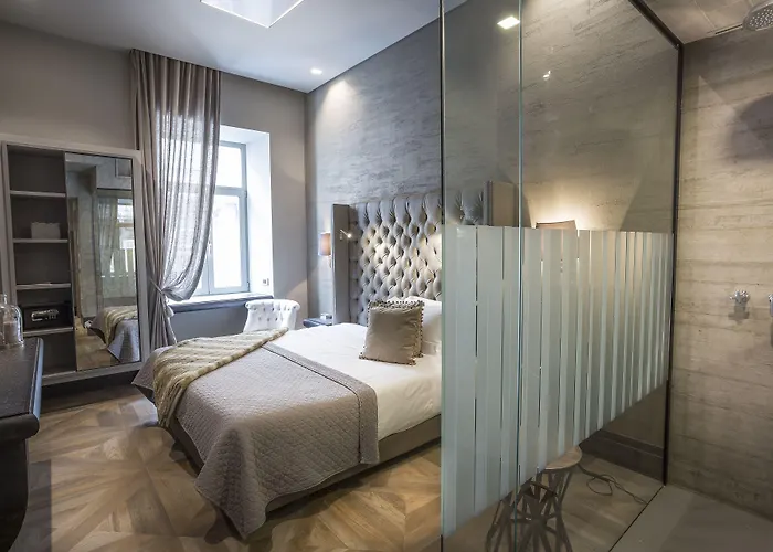 Forvm Boutique فندق ترييستي